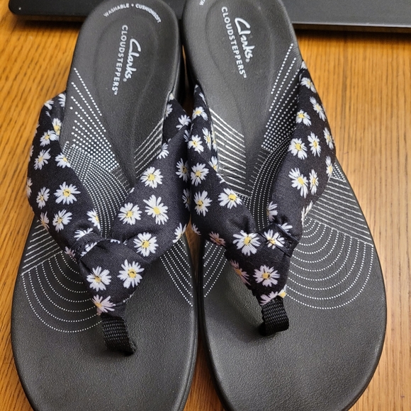Ladies Flip Flop - Picture 6 of 8